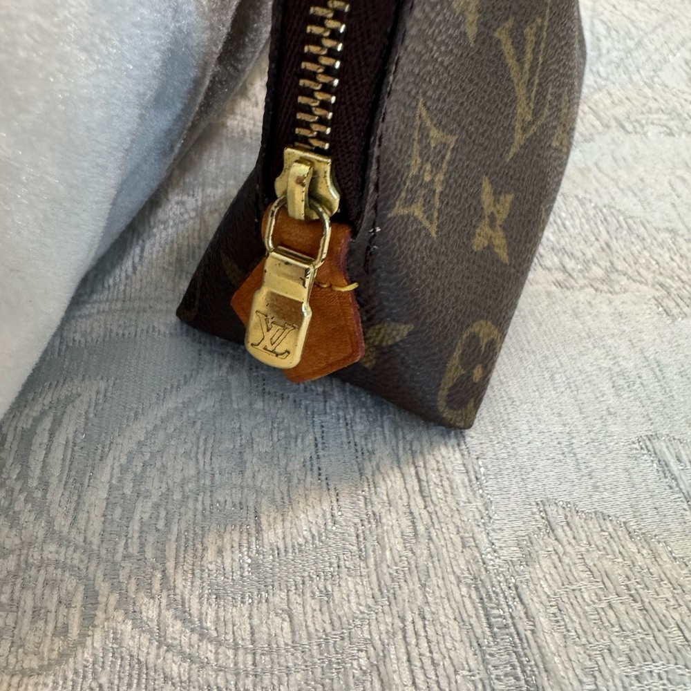 Louis Vuitton Monogram Cosmetic Bag / Pouch - Picture 10 of 10